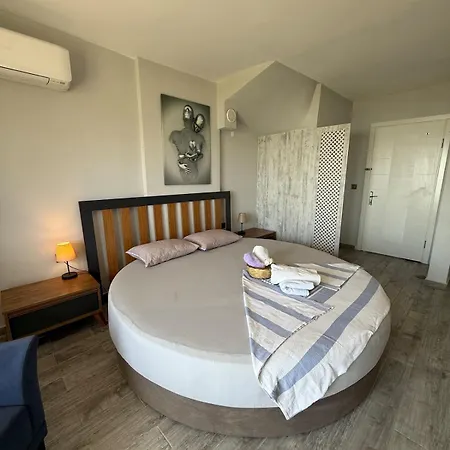 Σπίτι διακοπών Entire 3-story Seaside Villa, Sea View With Garden Ayvalı